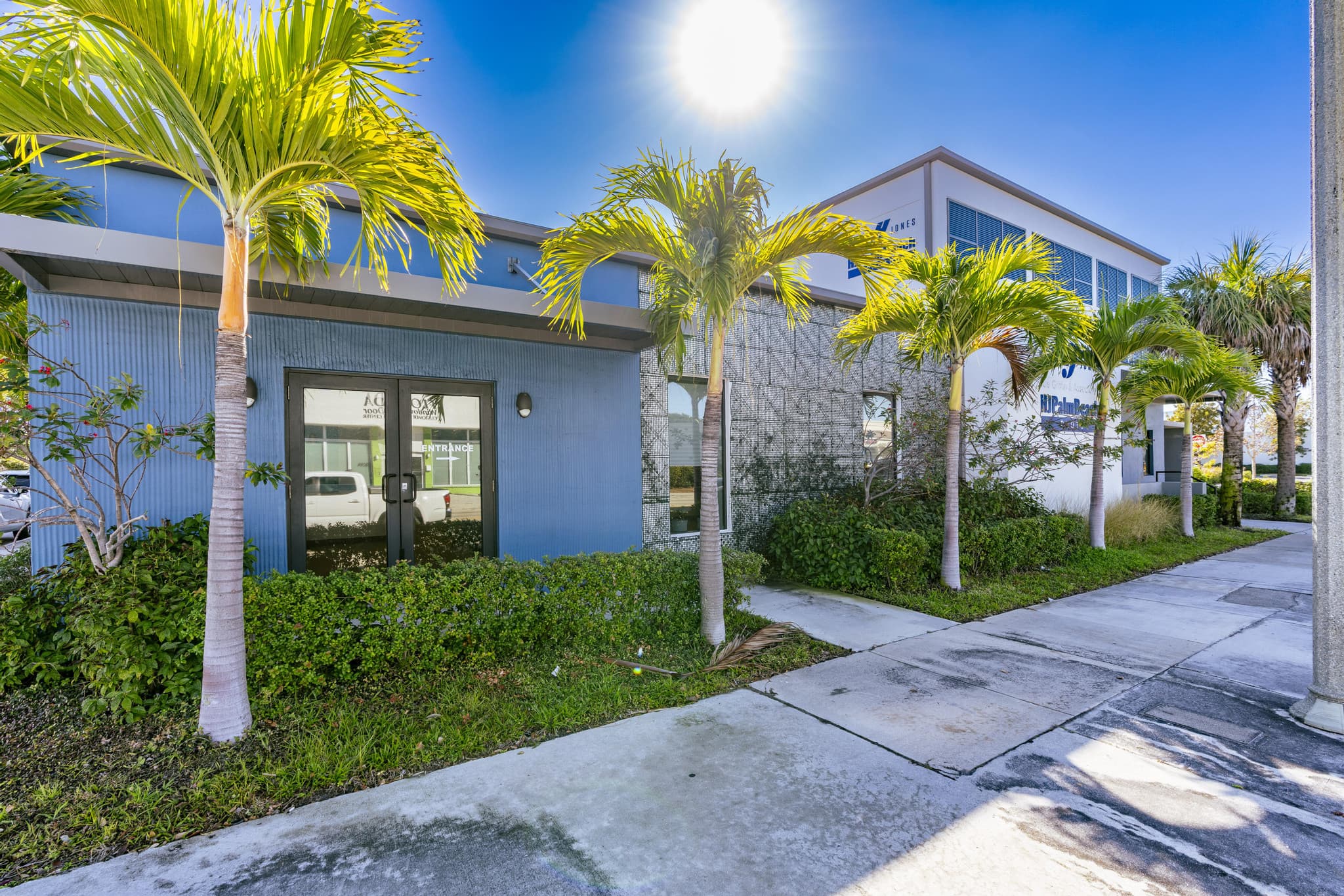 Modern commercial building at 1032 N Dixie Hwy